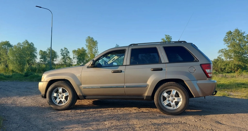 Jeep Grand Cherokee cena 23300 przebieg: 326000, rok produkcji 2006 z Gdańsk małe 154